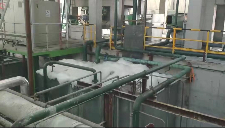 钢铁厂碱洗段泡沫.png 钢铁厂碱洗段泡沫.png